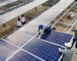 Điện mặt trời mái nhà công suất dưới 1.000kW có thể không phải xin giấy phép