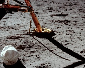 NASA muốn tái chế rác xả trên Mặt trăng, treo thưởng 3 triệu USD