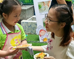 Tất cả trường mầm non ở quận 1 công khai bữa ăn bán trú, trưng bày thức ăn thực tế