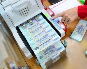 Lượng tiền gửi vào ngân hàng tiếp tục đạt kỷ lục mới