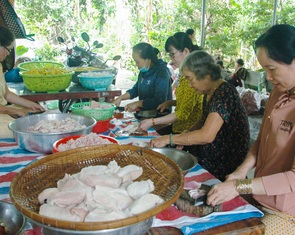 'Biệt đội tóc dài' nhân ái