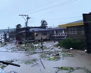 Philippines đóng cửa trường học, cơ quan chính phủ để ứng phó bão Trami