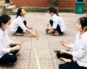 Nói không với điện thoại trong buổi học