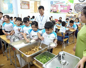 Nỗi niềm ban đại diện cha mẹ học sinh biến thành 'ban thu tiền'