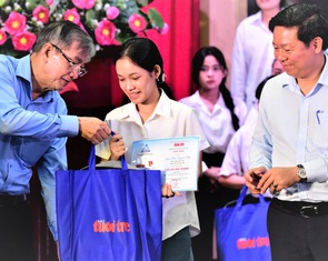 Học bổng Tiếp sức đến trường cho sinh viên Bến Tre - Tiền Giang: Cây cầu chắp cánh ước mơ