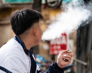 Thuốc lá điện tử đang hủy hoại giới trẻ, các bộ ngành đều ủng hộ cấm