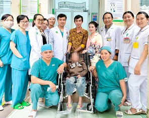 Cứu sống một bé trai 2 tuổi nguy kịch do sốt xuất huyết