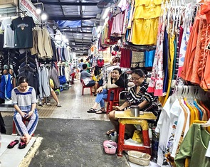 Ổ cắm điện Trung Quốc giá 15.000 đồng, 1 tuần về tới Việt Nam, làm sao hàng Việt cạnh tranh?