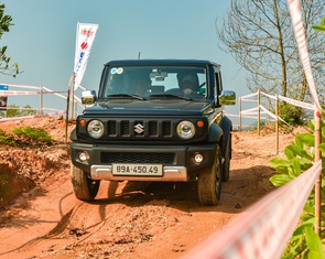 Suzuki Jimny trên cung đường off-road: Xứng đáng được dân chơi săn đón
