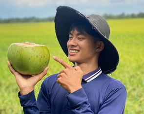 Lê Tuấn Khang là ai mà TikTok có 6,6 triệu lượt theo dõi, đi casting phim của Lý Hải trúng không?