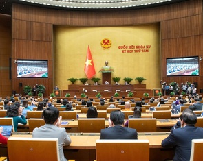 Quốc hội thống nhất cấm sản xuất, kinh doanh, sử dụng thuốc lá điện tử, thuốc lá nung nóng từ 2025