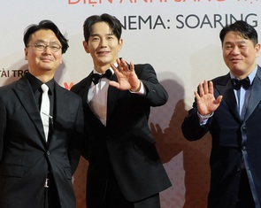 Ngắm mỹ nam phim Penthouse, Quyền Linh than 'tôi già quá rồi' trên thảm đỏ HANIFF