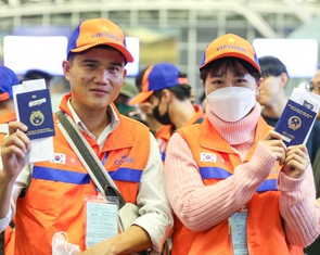 Doanh nghiệp 'săn đón' lao động trở về từ Hàn Quốc, Nhật Bản