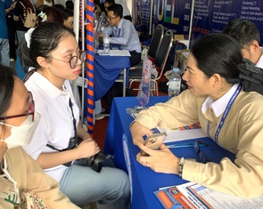 Bỏ 2 tổ hợp môn xét tuyển đại học năm 2025, Trường đại học Kinh tế - Luật nói gì?
