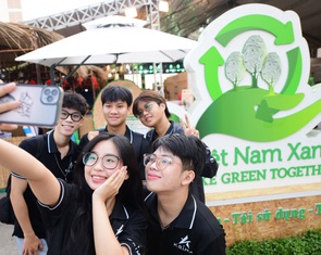Chủ tịch ACB Trần Hùng Huy chia sẻ tại talkshow Tuổi Trẻ Start-up Award