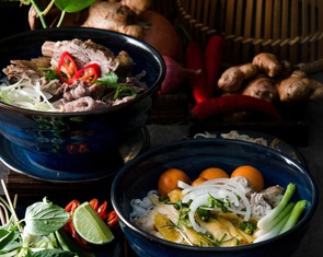 Ngày của phở 12-12: Ăn phở tăng size miễn phí, tặng quẩy, giảm 12%, bạn chọn quán nào?