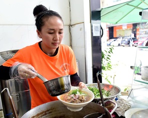 Vị phở yêu thương hôm nay đến Làng Nủ