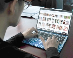 Trẻ xem 'phim đen', có nên dùng 'biện pháp mạnh'?