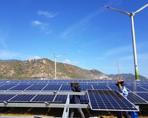 Hé lộ loạt ông lớn đầu tư điện tái tạo có nguy cơ bị thu hồi tiền mua bán điện
