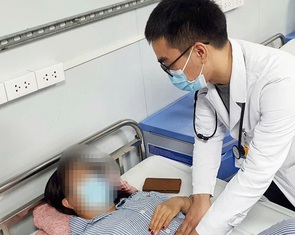 Vụ ngộ độc khiến 2 người chết, hàng chục người nhập viện: Hóa chất acetonitrile độc thế nào?