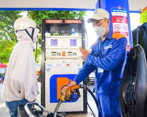 Giá xăng dầu đồng loạt giảm nhẹ