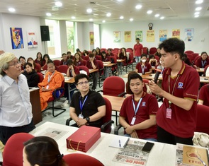 Sinh viên ngành quan hệ công chúng tìm hiểu học tập tổ chức sự kiện tại báo Tuổi Trẻ