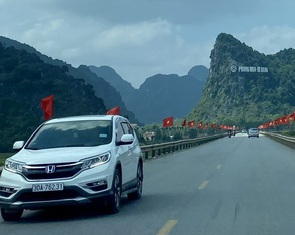 Vì sao nhiều người chọn đường Hồ Chí Minh để nườm nượp vào Nam?