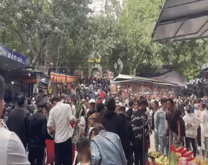 Chùa Hương thất thủ trong ngày mùng 5 Tết Giáp Thìn?