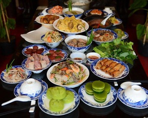 Hai trẻ nghi ngộ độc botulinum từng ăn tiệc tất niên cùng chỗ ở Thủ Đức