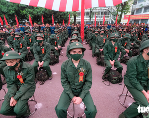 Còn 2 tháng là tốt nghiệp, học sinh vẫn phải đi nghĩa vụ quân sự