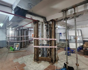 Chung cư mini ở quận Thanh Xuân nứt toác cột nhà tầng 1, cư dân phải di dời khẩn cấp