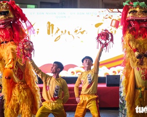 Tưng bừng lễ hội Nguyên tiêu ở quận 11