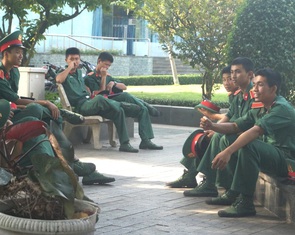 Cuộc thi ảnh Tuổi Xanh: Đồng đội