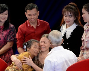 Như chưa hề có cuộc chia ly: Chờ ba hoài không được, má mất đi thân xác rồi