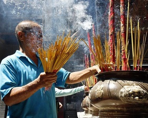Nhang càng thơm càng tẩm nhiều hóa chất