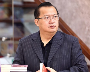 Chủ tịch Saigon Books: Tuổi đôi mươi đừng ngại lối đi khác biệt