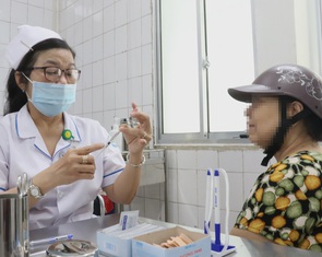 Tốn 200 tỉ tiêm phòng bệnh dại trong 3 tháng