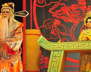Câu thơ yên ngựa nổi tiếng của Minh Tơ được cải lương Hà Nội dựng lại