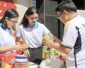 Thành phố dễ thương - Kỳ 4: Những gói bánh trao đi và gian hàng 0 đồng