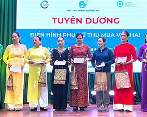 Buổi lễ đặc biệt của những người phụ nữ nhặt ve chai