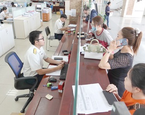 Thuế thu nhập cá nhân đang khiến dân... 'ngộp thở'