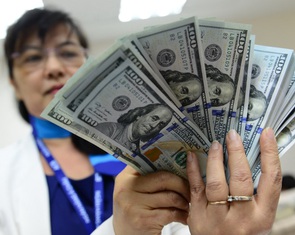 Giá USD ngân hàng kịch trần ngày thứ 2 liên tiếp