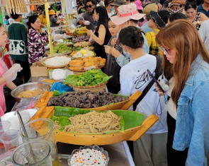 Xem hàng trăm loại bánh tề tựu tại lễ hội bánh dân gian ở Cần Thơ