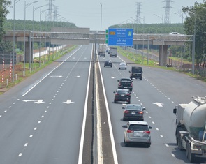 Chủ đầu tư nợ tiền, các nút giao cao tốc Phan Thiết - Dầu Giây bị cúp điện