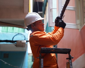 Bộ Công Thương làm cách nào để tăng 2 tỉ kWh cấp điện cho cao điểm mùa khô?