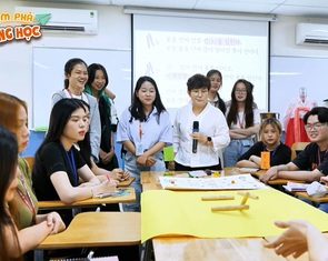 19h tối nay 24-4, HUFLIT lên sóng Khám phá trường học