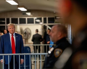 Nhân chứng nghi án ông Trump dùng tiền 'bịt miệng' diễn viên, người mẫu Playboy khai gì?