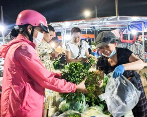 Chợ đêm Pleiku dời sang nơi mới, tiểu thương kêu chật, phường nói sẽ rà soát lại