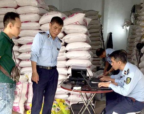 Giả mạo nhãn hiệu gạo ST25 của ông Hồ Quang Cua bán tràn lan