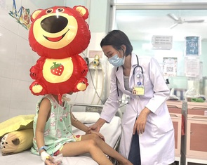 Diễn biến mới nhất vụ trẻ ngộ độc botulinum sau ăn tiệc tất niên ở Thủ Đức